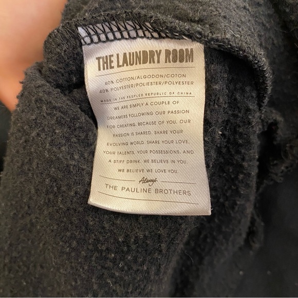 The Laundry Room Crewneck - Picture 6 of 7